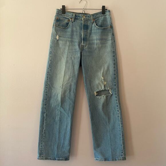 Levi's Premium Women's size 30 Ribcage Straight Button Fly Straight Leg Jeans - Picture 1 of 8